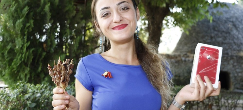 40 kiloluk kadın 23 dakikada 255 çöp şiş yedi