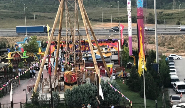 İstanbul'da lunaparkta feci kaza...