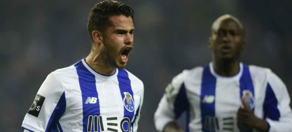 Fenerbahçeli taraftarlar, Diego Reyes'ı mesajlara boğdu!