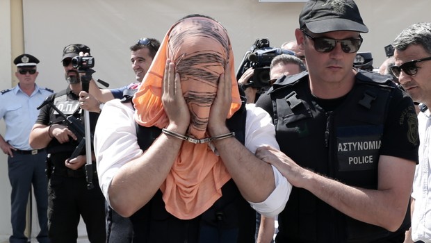 Yunanistan'a kaçan darbeci askerlere ilk ceza kesildi!