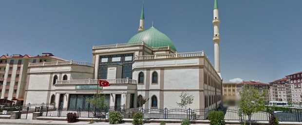 FETÖ elebaşı Gülen'in babasının ismi camiden kaldırıldı