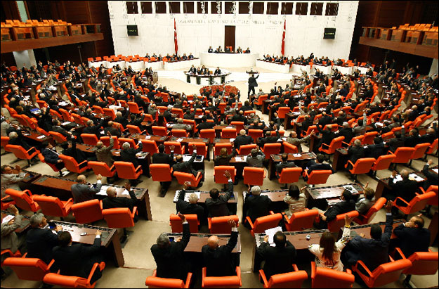 OHAL tezkeresi Meclis'te! Başbakan destek istedi, işte CHP ve MHP'nin yanıtı...