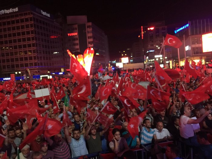 FETÖ'nün yeni oyunu! Dikkat aramıza sızdılar... Sosyal medyadaki provokatörlere dikkat!