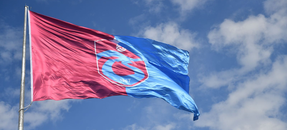 Trabzon'a 61 metrekarelik Trabzonspor bayrağı!