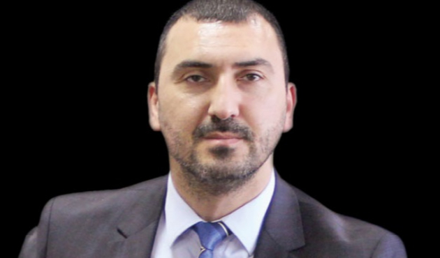 Ünlü iş adamına çete gözaltısı!