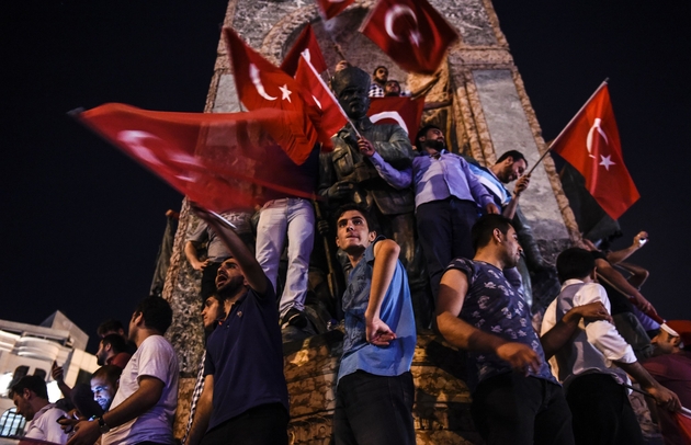 Büyük Milli Uyanış! AK Parti ve CHP'nin gerçek 'Taksim dayanışması'