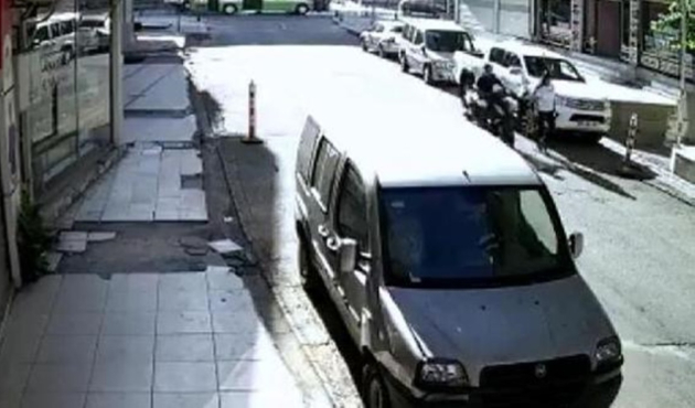 Batman'da yaya kadına motosikletli tekme attı!