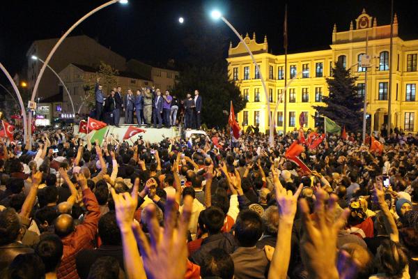 Vali'nin kaçırıldığı haberi kenti ayağa kaldırdı!