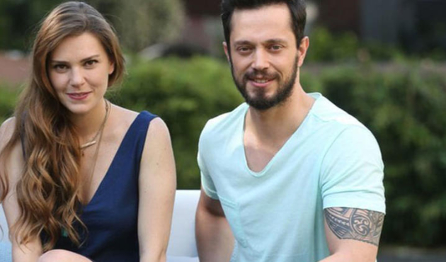 Murat Boz'dan Aslı Enver'e türkülü gönderme