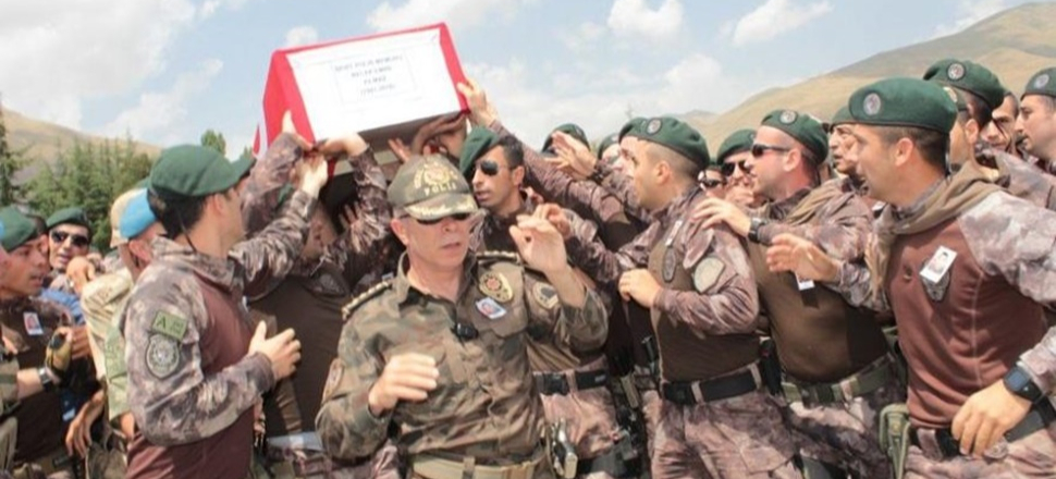 Arkadaşlarını böyle uğurladılar!