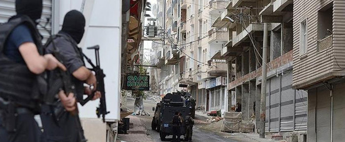 PKK'nın hücre evine operasyon! Şehitler var, çatışma sürüyor..