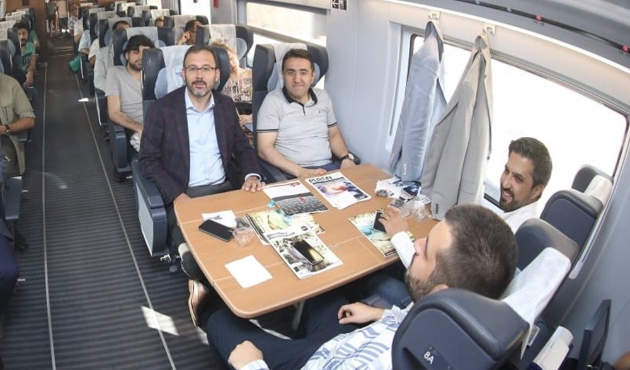Bakan Kasapoğlu Süper Kupa finaline böyle gitti...