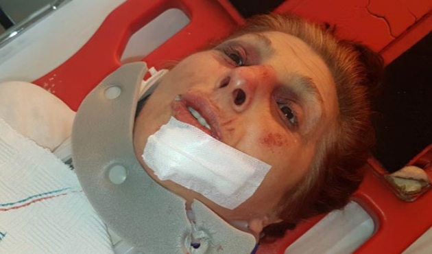 Yaşlı kadına 2 saat boyunca işkence yaptılar!