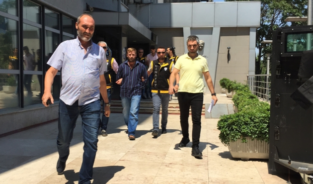 Kahve içmeye gelip altınları için öldürdüler...