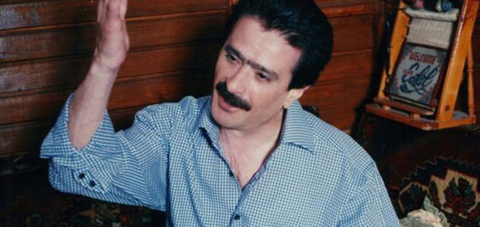 Ünlü sanatçı balkondan düşerek hayatını kaybetti