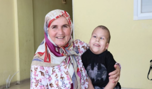 Engelli torun, anneannesini patron yaptı!