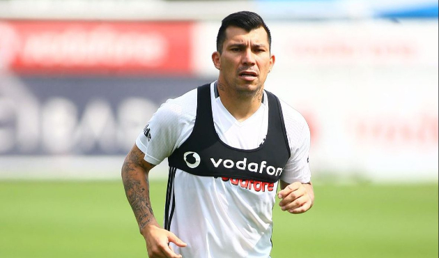 Medel'in futbolu bırakma planı!