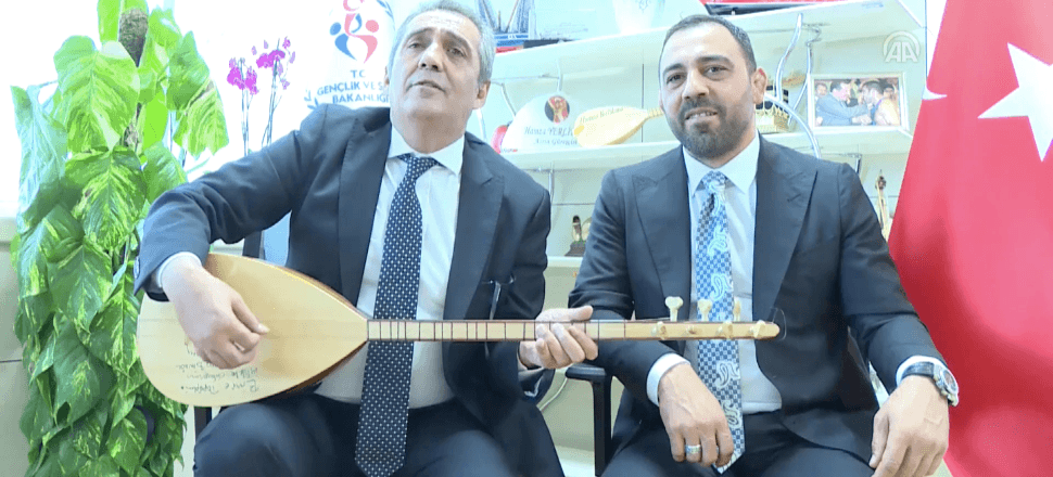 Bingöl ile Yerlikaya "Bil Oğlum" türküsünü söyledi