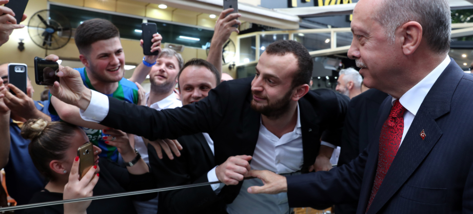 Başkan Erdoğan'dan Rizeli esnafa sürpriz ziyaret!