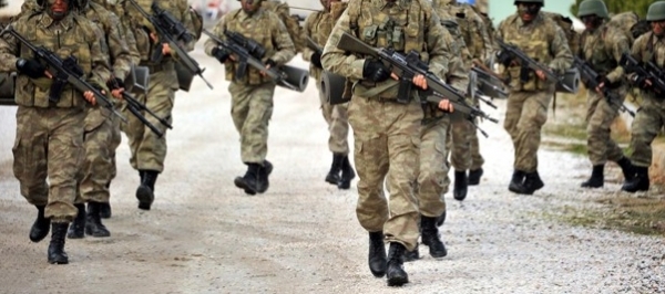 FETÖ'nün okulundan askeri kamuflaj çıktı