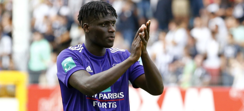 Galatasaray'da stoper transferi!