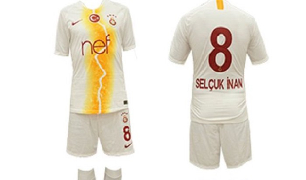 Galatasaray'ın alternatif forması tartışma yarattı