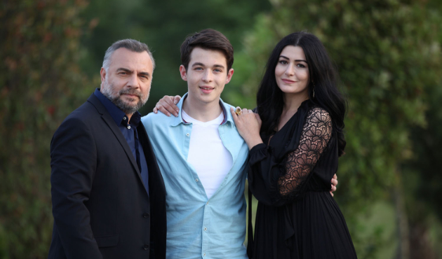 Sevilen dizide ardı ardına ayrılıklar!
