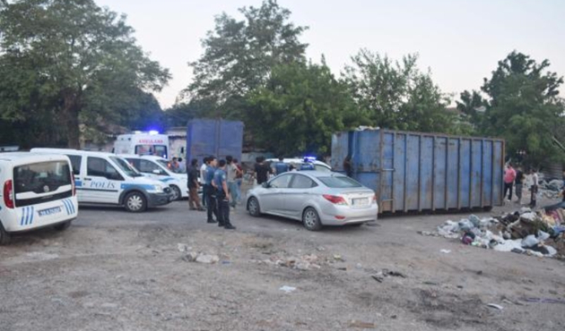 Afganların evini tüfeklerle bastılar: 1 ölü...