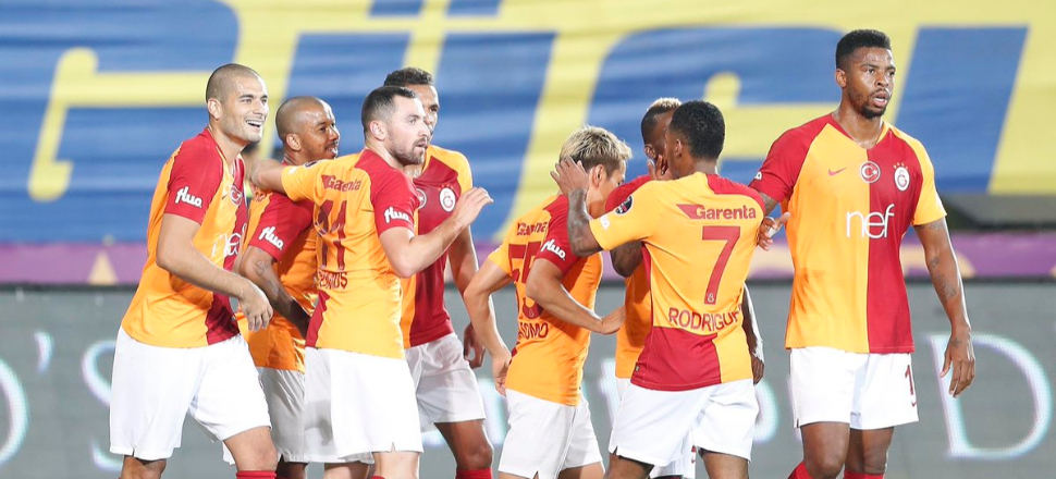 Son şampiyon galibiyetle başladı...