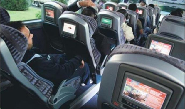 "Donakaldım... Kendimi öne itip koltuğa yaslandım"