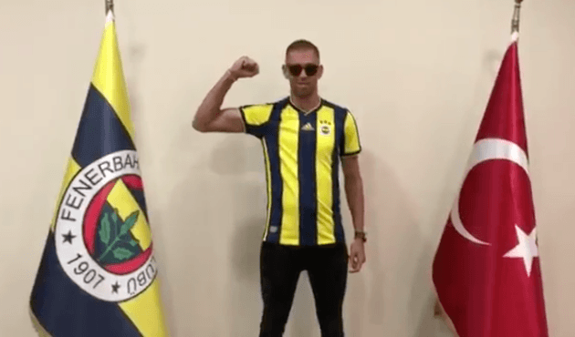 Fenerbahçe'nin Slimani tanıtımı İngiltere'de alay konusu oldu!