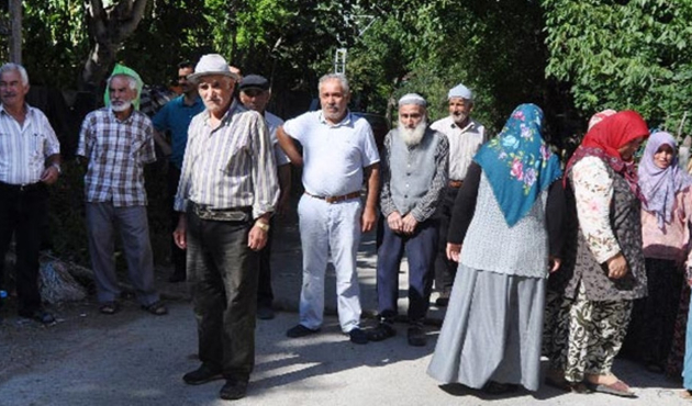 Köye kurt indi, köylüler canını zor kurtardı!