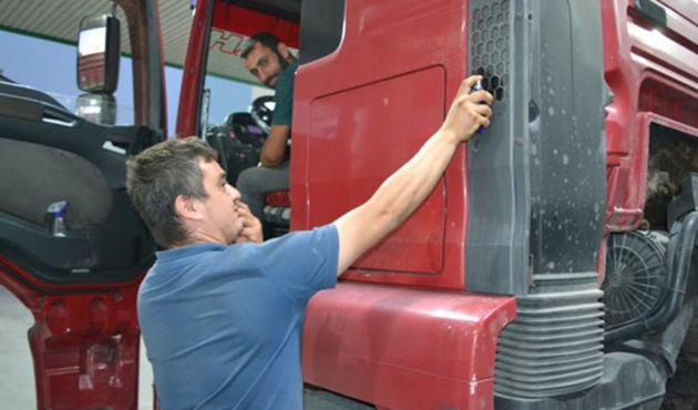 Tır şoförü aracını parfümle çalıştırıyor!