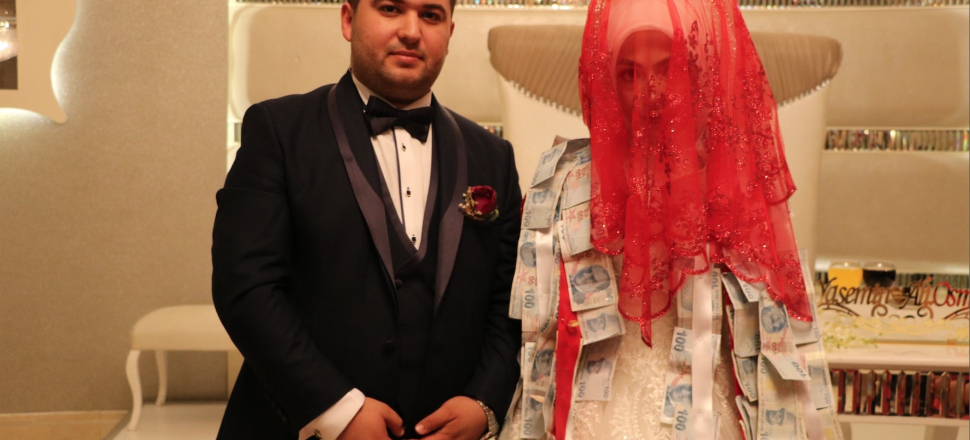 Bu düğünde dolar geçmiyor!