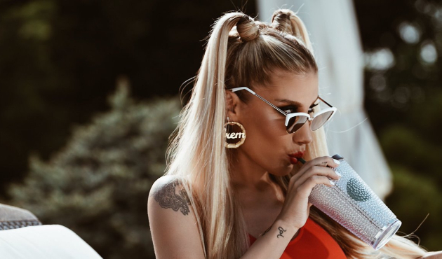 İrem Derici: Kargo getiren birine aşık olmam lazım