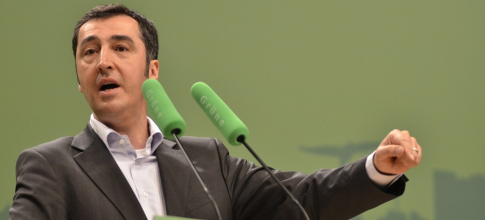 Cem Özdemir'den Merkel'e Türkiye çağrısı...