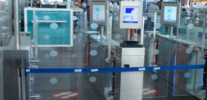 Dikkat! Yurtdışı çıkışlarda durduruldu, yurtdışından gelişlerde ise sürüyor...