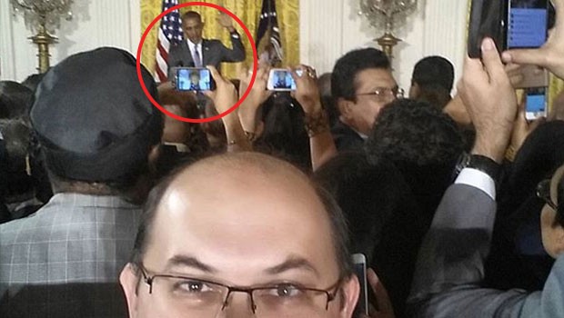 Darbeciler Beyaz Saray'da! FETÖ'nün üst düzey isminden Obama'yla selfie...