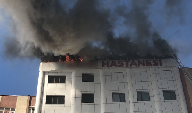 Sultanbeyli'de özel hastanede korkutan yangın...