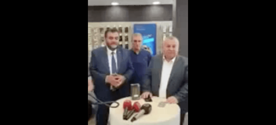 MHP Milletvekili iPhone'unu parçaladı, Samsung aldı!