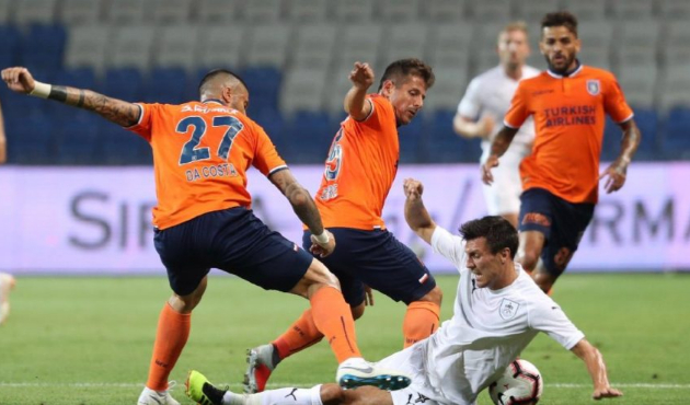 Başakşehir uzatmalarda yıkıldı...