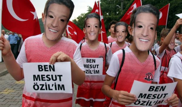 Memleketi Devrek'ten Mesut Özil'de destek...