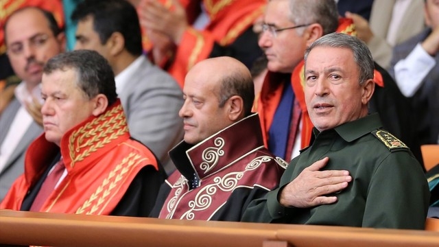 Hulusi Akar FETÖ'cülere böyle kükredi: Siz kimin piçlerisiniz!
