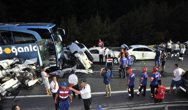 Bursa'da zincirleme kaza! Savaş alanı gibi...