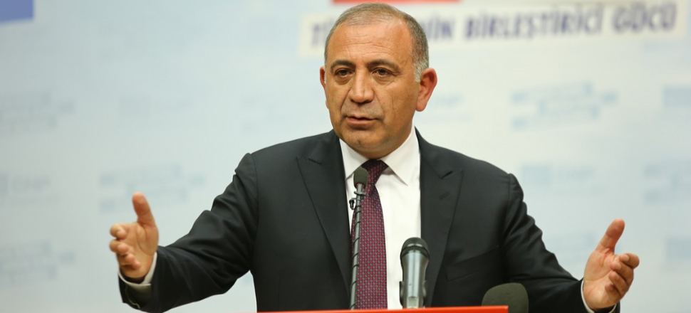 Gürsel Tekin, o tweet'i apar topar sildi!