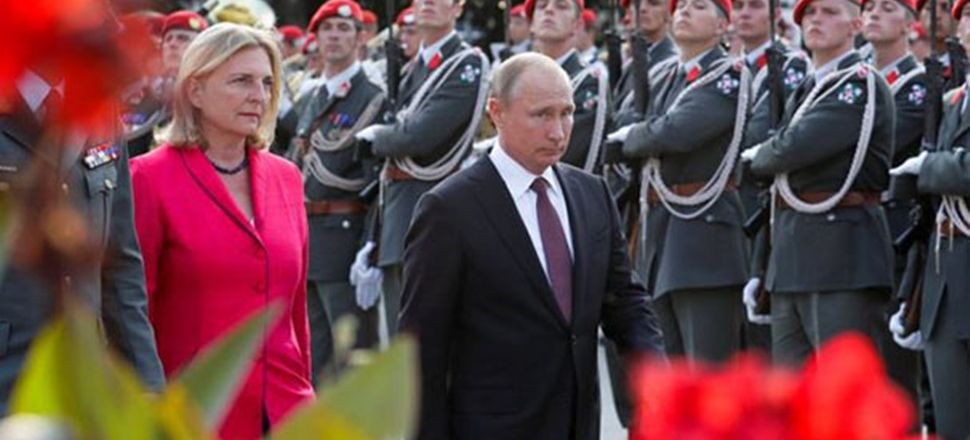 Putin'i düğününe çağırdı, koltuğu tehlikeye girdi!