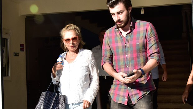 Nazlı Ilıcak Bodrum'da bir aracın içinde yakalandı!