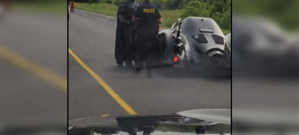 Polisin durdurduğu araçtan Batman çıktı!