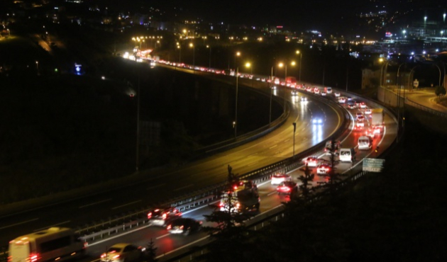 Anadolu Otoyolu'nda Bayram yoğunluğu sürüyor!