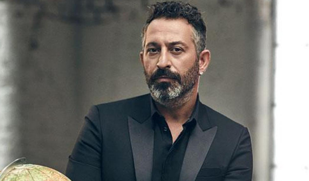 Cem Yılmaz'dan bir örnek poz!